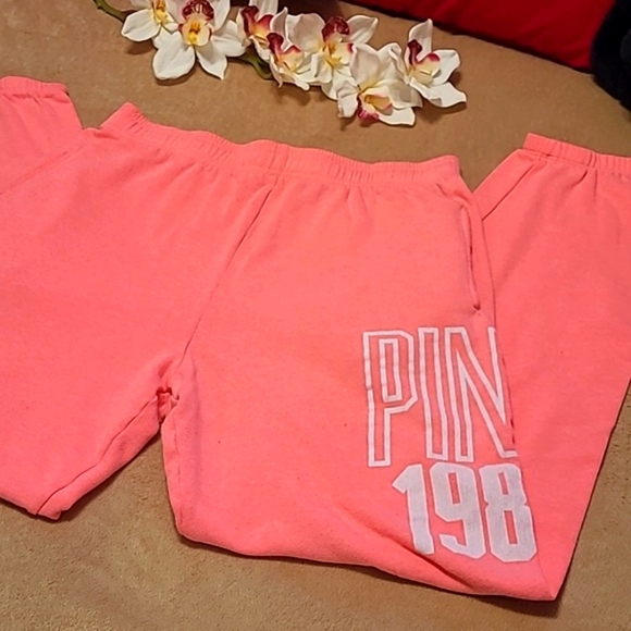 PINK VS Joggers - Picture 2 of 9